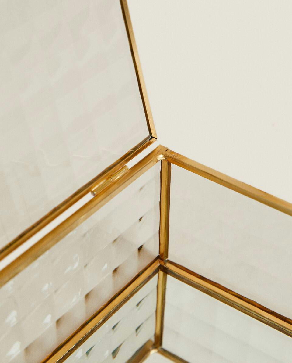 BOX WITH GOLD RIM