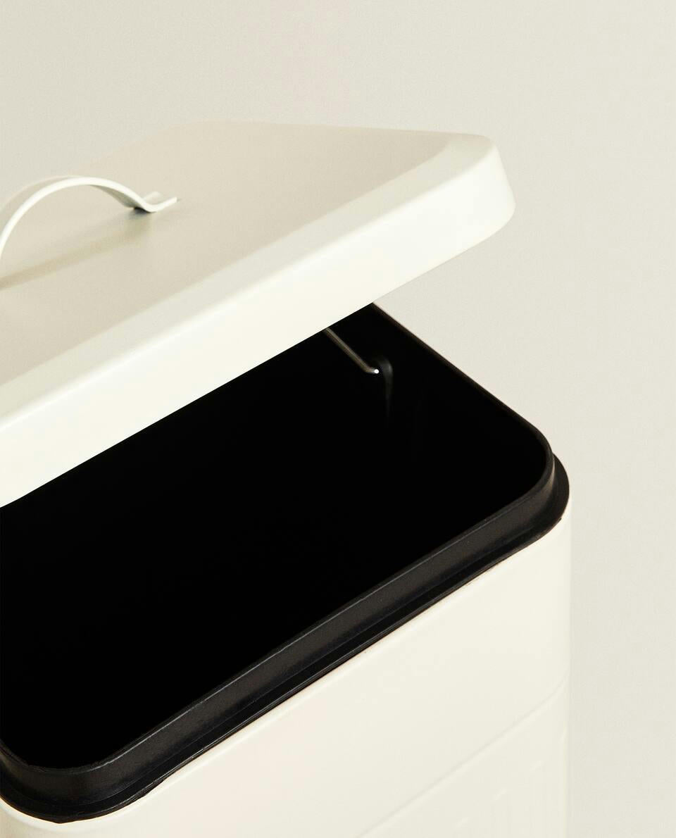 KITCHEN BIN